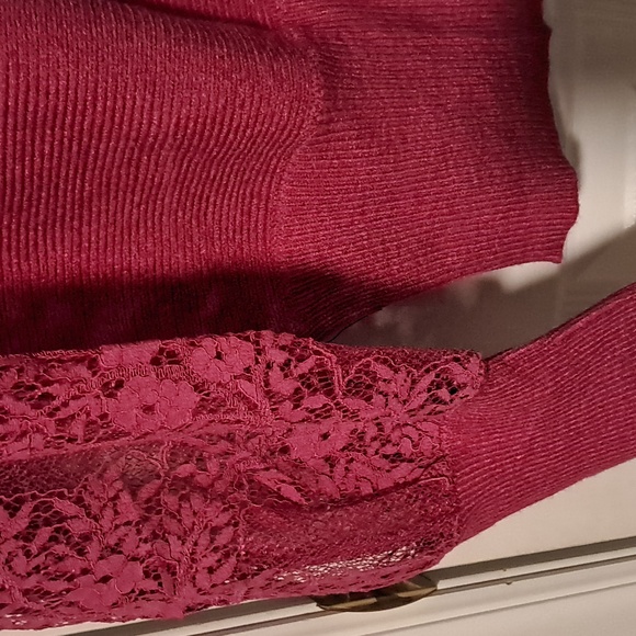 Women's Pink Sweater with Lace Sleeves. Size XL - Picture 3 of 3